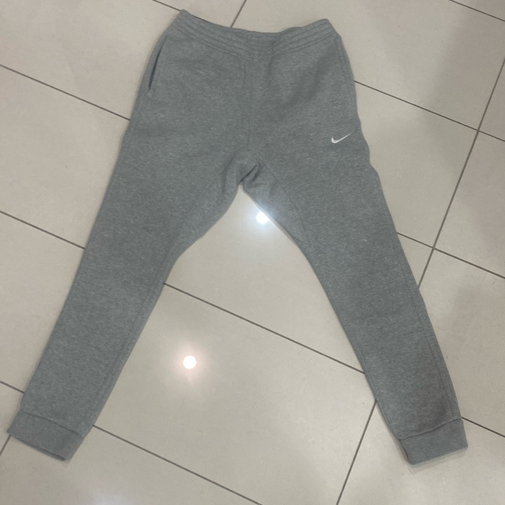 NWOT NIKE JOGGERS WOMEN
